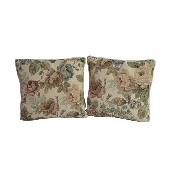 Beautiful tapestry throw pillows with piping and floral print - Picture 1 of 2